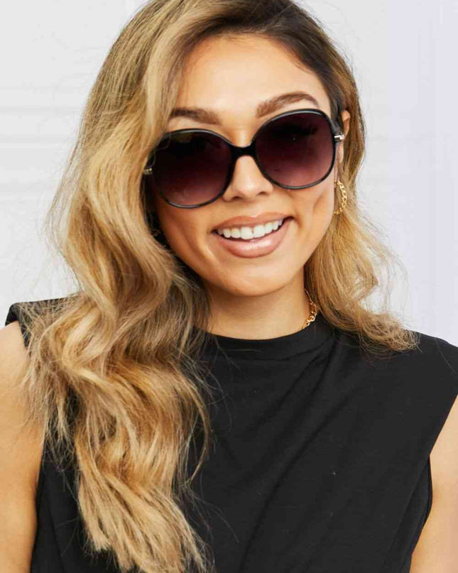 Metal-Plastic Hybrid Full Rim Sunglasses