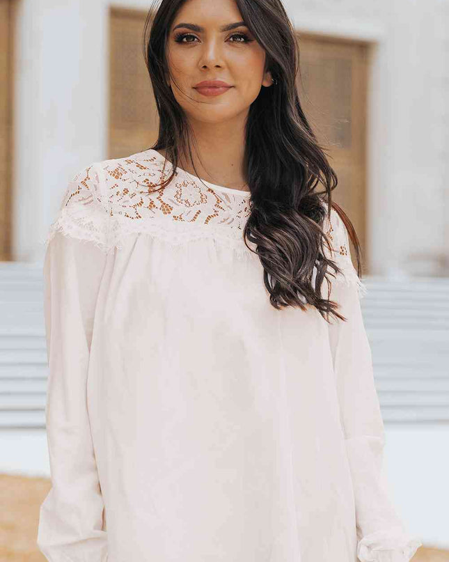 Round Neck Spliced Lace Blouse