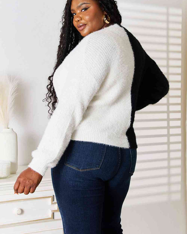 Woven Right Contrast Button-Front V-Neck Cardigan