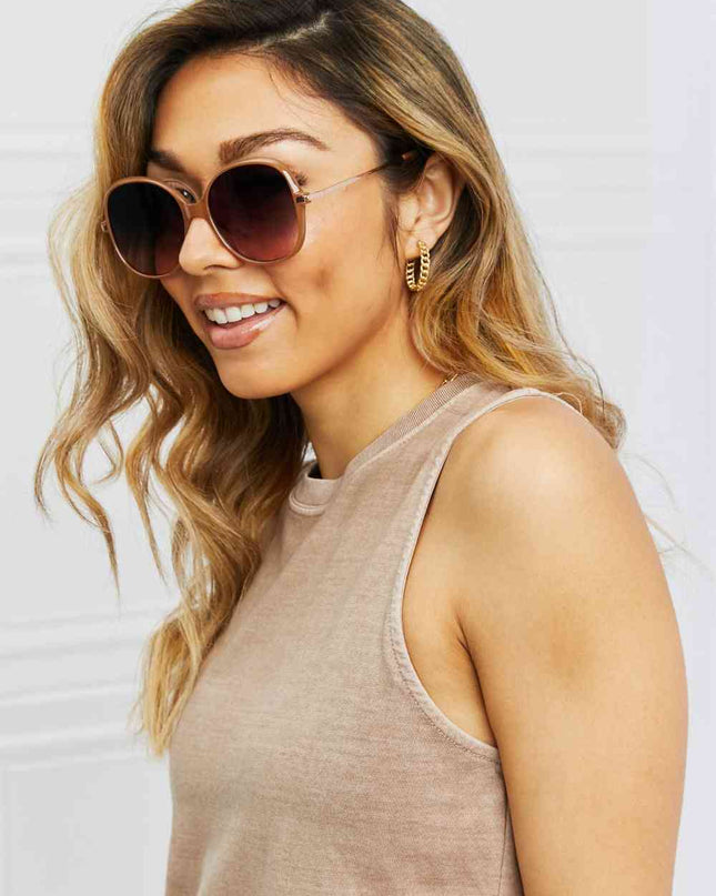 Metal-Plastic Hybrid Full Rim Sunglasses