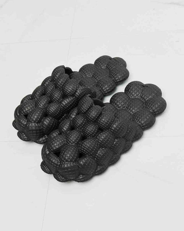 NOOK JOI Laid Back Bubble Slides in Black