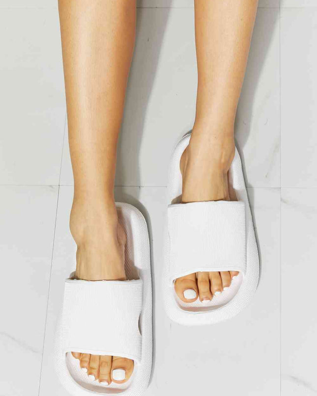 MMShoes Arms Around Me Open Toe Slide in White