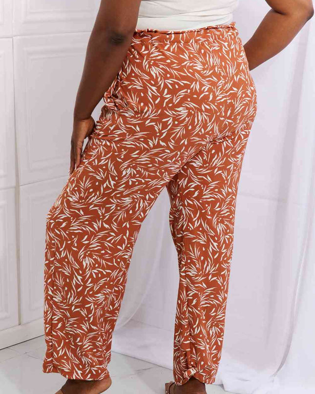 Heimish Right Angle Full Size Geometric Printed Pants in Red Orange