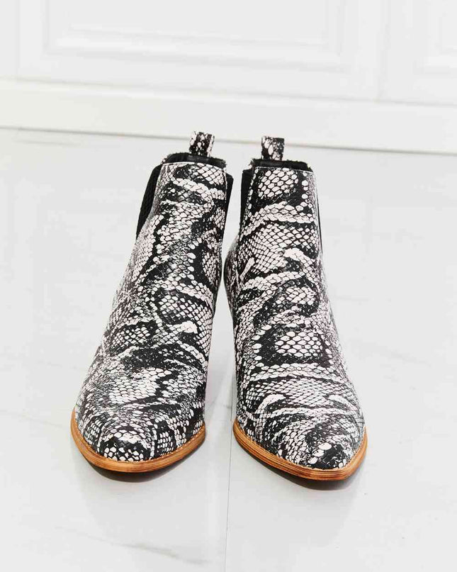 MMShoes Back At It Point Toe Bootie in Snakeskin