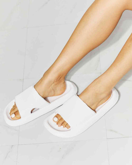 MMShoes Arms Around Me Open Toe Slide in White