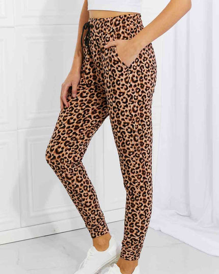 Leggings Depot Full Size Spotted Downtown Leopard Print Joggers