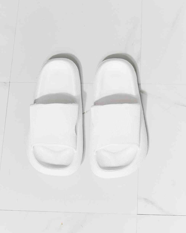 MMShoes Arms Around Me Open Toe Slide in White