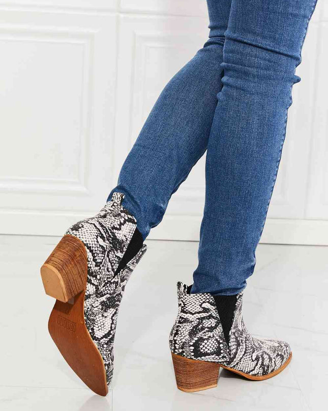 MMShoes Back At It Point Toe Bootie in Snakeskin