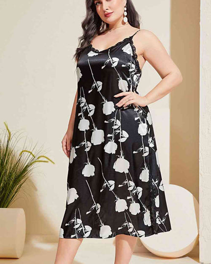 Plus Size Floral Lace Trim Side Slit Night Dress