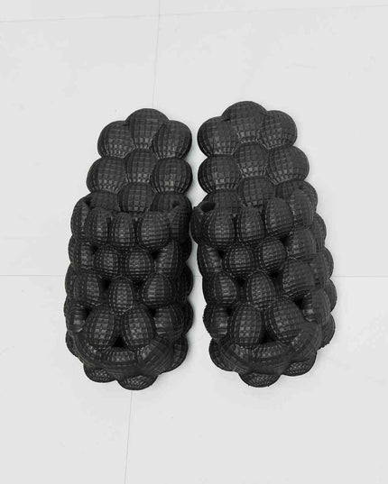 NOOK JOI Laid Back Bubble Slides in Black