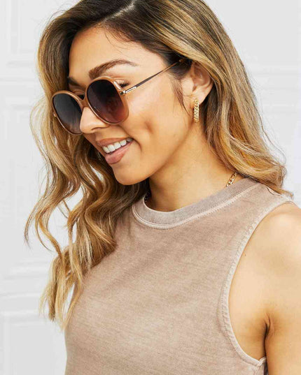 Metal-Plastic Hybrid Full Rim Sunglasses