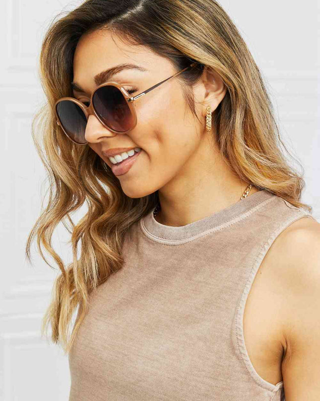 Metal-Plastic Hybrid Full Rim Sunglasses