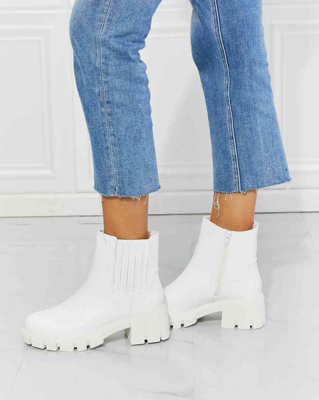 MMShoes What It Takes Lug Sole Chelsea Boots in White