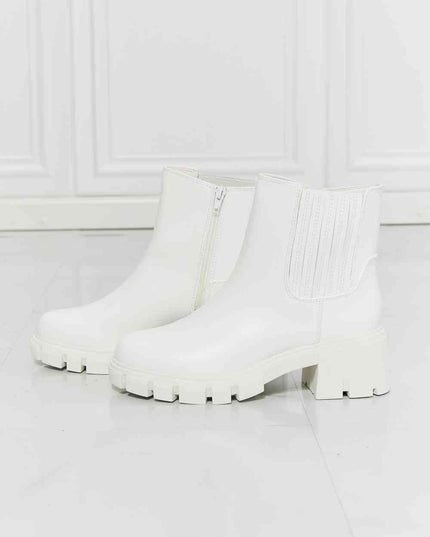 MMShoes What It Takes Lug Sole Chelsea Boots in White