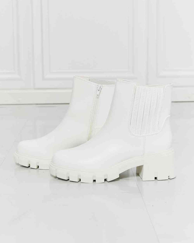 MMShoes What It Takes Lug Sole Chelsea Boots in White